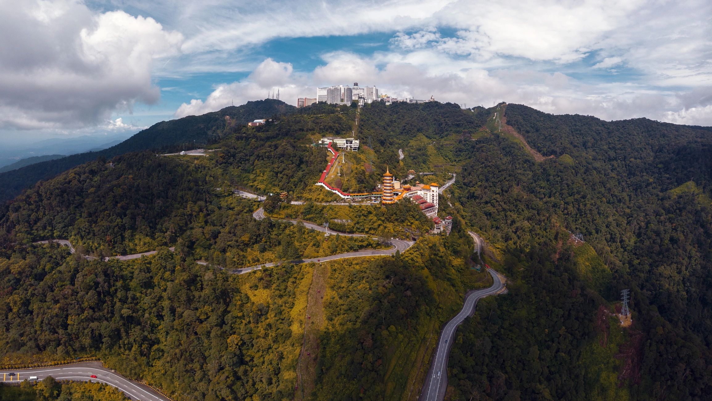 Hillside landscape representing mountain project typologies